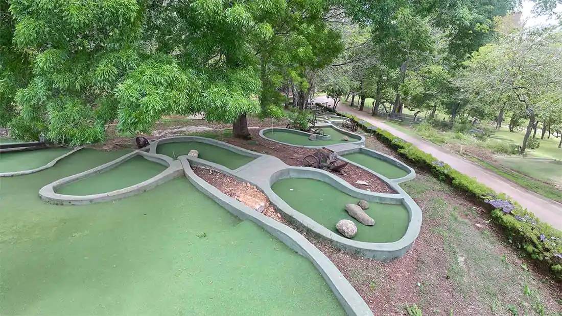 mini golf